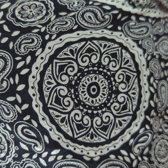 BCBG Max Azria sz S Silk Hanky Hem Asymmetrical Halter Style Zip Back Top - Picture 4 of 6